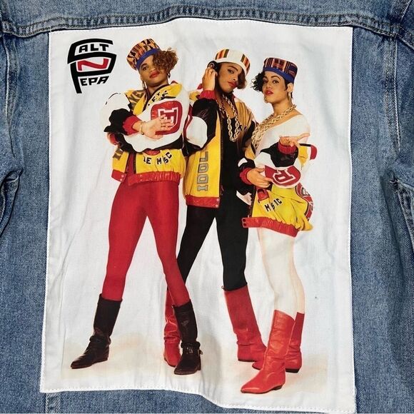 Cotton On Unisex Denim Salt N Pepa Jacket - Picture 6 of 11